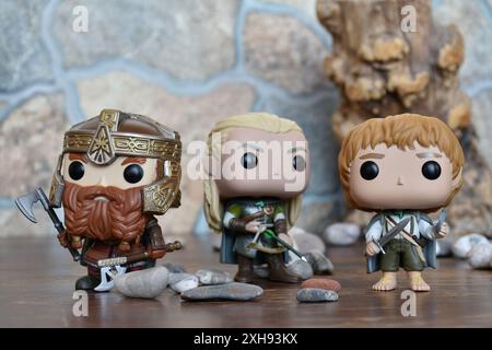 Funko Pop Actionfiguren von Gimli Zwerg, Elf Legolas und Sam Hobbit aus dem Fantasy-Film der Herr der Ringe. Krieger, Gemeinschaft des Rings. Stockfoto