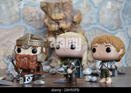 Funko Pop Actionfiguren von Gimli Zwerg, Elf Legolas und Sam Hobbit aus dem Fantasy-Film der Herr der Ringe. Krieger, Gemeinschaft des Rings. Stockfoto