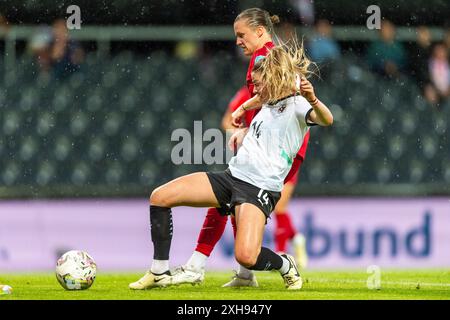 Marie Hoebinger (14, Oesterreich) scheitert aus kurzer Distanz AUT, Oesterreich vs Polen, Frauen, Fussball, EM-Quali 2025, Spiel 5, 12.07.2024, Foto: Eibner-Pressefoto/Florian Wolf Stockfoto