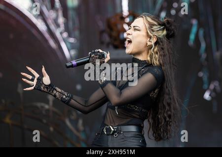 Adrienne Cowan als Avantasia Gastsängerin bei Tons of Rock 2024 Stockfoto