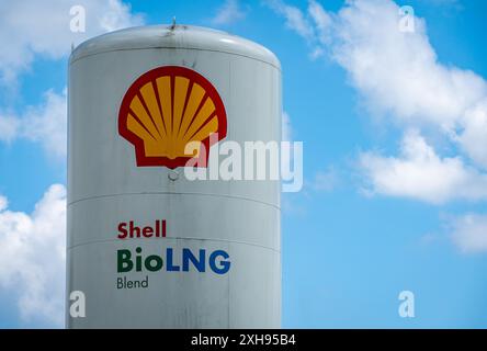 Amsterdam, Niederlande, 22.06.2024, Tank mit Bio-LNG-Mischung des multinationalen Öl- und Gasunternehmens Shell Stockfoto