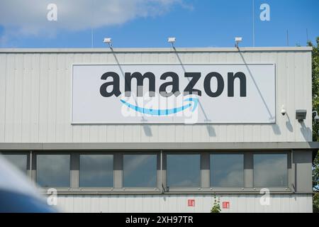 Amazon Paketzentrum DBE2, Porschestraße, Marienfelde, Tempelhof-Schöneberg, Berlin, Deutschland *** Amazon Paketzentrum DBE2, Porschestraße, Marienfelde, Tempelhof Schöneberg, Berlin, Deutschland Stockfoto