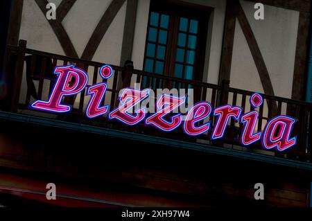 NEONSCHILD - PIZZERIA - FRANKREICH Stockfoto