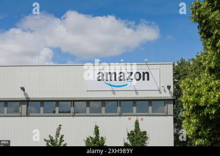 Amazon Paketzentrum DBE2, Porschestraße, Marienfelde, Tempelhof-Schöneberg, Berlin, Deutschland *** Amazon Paketzentrum DBE2, Porschestraße, Marienfelde, Tempelhof Schöneberg, Berlin, Deutschland Stockfoto