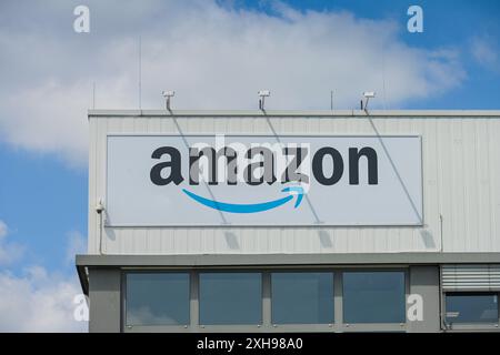 Amazon Paketzentrum DBE2, Porschestraße, Marienfelde, Tempelhof-Schöneberg, Berlin, Deutschland *** Amazon Paketzentrum DBE2, Porschestraße, Marienfelde, Tempelhof Schöneberg, Berlin, Deutschland Stockfoto