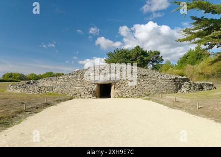 Tabelle des Marchands. Eingang zum Neolithikum galleried Grab Grab Dolmen. Stammt aus 3700BC. Locmariaquer, Bretagne, Frankreich Stockfoto