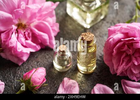 Kohlrosenblüten mit Aromatherapie-ätherischen Ölen Stockfoto