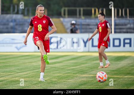 KARLOVAC, Kroatien. Juli 2024. Kayleigh Barton in Wales während des Qualifikationsspiels der UEFA Women's Euro 2025 in der Liga B zwischen Kroatien und Wales Frauen im Stadion Branko Čavlović-Čavlek in Kroatien am 12. Juli 2024. (Bild von Ashley Crowden/FAW) Credit: Football Association of Wales/Alamy Live News Stockfoto