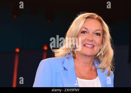 Bettina Tietjen bei der NDR Talk Show am 12.07.2024 in Hamburg NDR Talk Show am 12.07.2024 in Hamburg *** Bettina Tietjen bei der NDR Talk Show am 12 07 2024 in Hamburg NDR Talk Show am 12 07 2024 in Hamburg Stockfoto