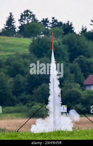 Brünn, Tschechische Republik. Juli 2024. Die Czech Rocket Challenge 2024 ist ein Studentenwettbewerb in Brünn, Tschechische Republik, am 12. Juli 2024. Organisiert von der Tschechischen Raketengesellschaft. Von Studenten für Studenten. Quelle: Vaclav Salek/CTK Photo/Alamy Live News Stockfoto