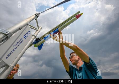 Brünn, Tschechische Republik. Juli 2024. Die Czech Rocket Challenge 2024 ist ein Studentenwettbewerb in Brünn, Tschechische Republik, am 12. Juli 2024. Organisiert von der Tschechischen Raketengesellschaft. Von Studenten für Studenten. Quelle: Vaclav Salek/CTK Photo/Alamy Live News Stockfoto