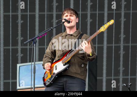 Glasgow, Großbritannien. Juli 2024. Die Band „THE SNUTS“ spielte TRNSMT am ersten Tag des jährlichen Musikfestivals vor einem begeisterten Publikum, das in Glasgow Green in der Nähe des Glasgower Stadtzentrums in Schottland, Großbritannien, stattfand. Quelle: Findlay/Alamy Live News Stockfoto