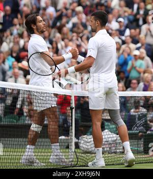 London, Großbritannien. Juli 2024. Novak Djokovic siegte in seinem Halbfinalspiel der Männer gegen Lorenzo Musetti bei den Wimbledon Championships 2024 in London am Freitag, den 12. Juli 2024. Foto: Hugo Philpott/UPI Credit: UPI/Alamy Live News Stockfoto