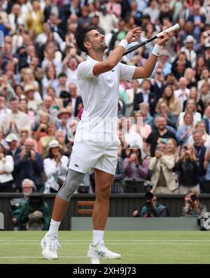 London, Großbritannien. Juli 2024. Novak Djokovic siegte in seinem Halbfinalspiel der Männer gegen Lorenzo Musetti bei den Wimbledon Championships 2024 in London am Freitag, den 12. Juli 2024. Foto: Hugo Philpott/UPI Credit: UPI/Alamy Live News Stockfoto