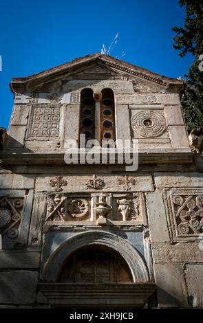 Little Metropolis Church, früher die Kirche St. Eleftherios oder Panagia Gorgoepikoos, eine byzantinische Kirche aus dem 13. Jahrhundert, die sich am Mitropol befindet Stockfoto