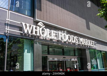 Whole Foods Market, Ladenschild und Gebäudeeingang, Hudson Yards, New York City, New York, USA Stockfoto