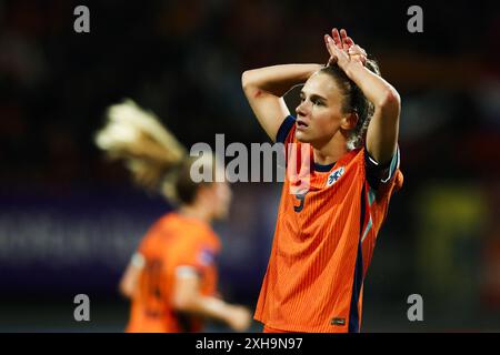 SITTARD - Vivianne Miedema aus Holland reagiert auf das Qualifikationsspiel der Frauen für die Europameisterschaft zwischen den Niederlanden (W) und Italien (W) im Fortuna Sittard Stadium am 12. Juli 2024 in Sittard (Niederlande). ANP BART STOUTJESDIJK Credit: ANP/Alamy Live News Stockfoto