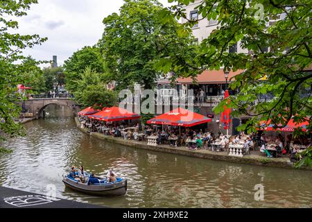 Restaurants, Kneipen an der Oudegracht, Kanal, Gracht in der Altstadt von Utrecht, Niederlande Grachten Utrecht *** Restaurants, Pubs am Oudegracht, Kanal, Kanal in der Altstadt von Utrecht, Niederlande Utrecht Kanäle Stockfoto