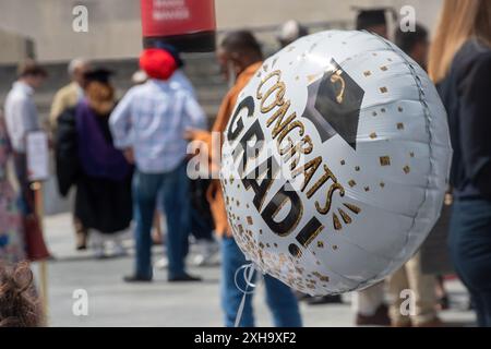 Abschluss der Solent University in Guildhall in Southampton am 11. Juli 2024 in Hampshire, England, Großbritannien Stockfoto