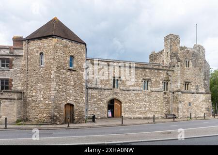 God's House Tower, ein Torhaus aus dem späten 13. Jahrhundert in die Altstadt von Southampton, England, Großbritannien, heute ein Veranstaltungsort für Kunst und Kulturerbe Stockfoto