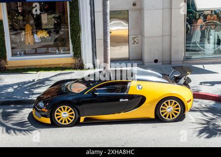 Bugatti Veyron parkte am Rodeo Drive in Beverly Hills, Los Angeles, Kalifornien Stockfoto