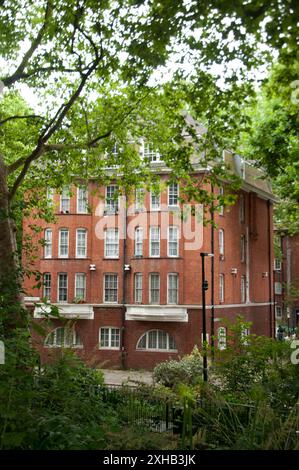 Erste Sozialwohnungen in London, Boundary Estate, Arnold Circus, Shoreditch, London, UK. Einer der ersten stadtregionen Londons, der Architekt der Stockfoto