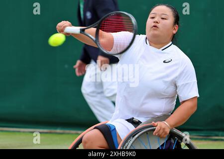 Ziying Wang aus China bei den Wimbledon-Meisterschaften 2024 im Rollstuhl. Stockfoto