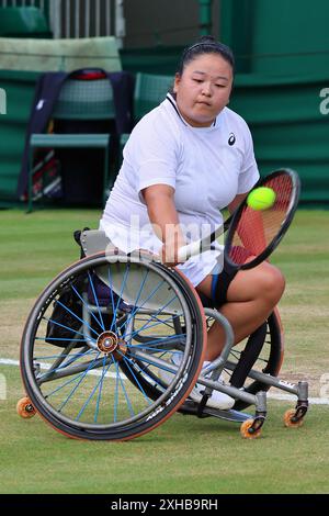 Ziying Wang aus China bei den Wimbledon-Meisterschaften 2024 im Rollstuhl. Stockfoto