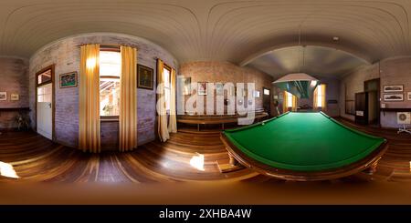 360 Grad Panorama Ansicht von Der Billardraum im Imperial Hotel in Ravenswood, Queensland, Australien.