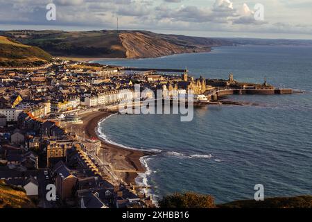 Panoramablick auf Aberystwyth vom Constitution Hill bei Sonnenuntergang Stockfoto