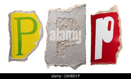 P- oder d-Alphabet aus einem Zeitschriftenpapier auf weißem Hintergrund mit Beschneidungspfad gerissen. Buchstaben im Stil von Lösegeldscheinen. Stockfoto