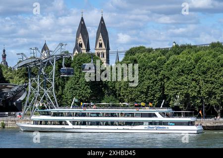 Gilles Ausflugsboot Stadt Vallendar auf dem Rhein in Koblenz, Deutschland Stockfoto