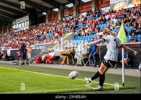 Ecke von Marie Hoebinger (14, Oesterreich) AUT, Oesterreich vs. Polen, Frauen, Fussball, EM-Quali 2025, Spiel 5, 12.07.2024, Foto: Eibner-Pressefoto/Florian Wolf Stockfoto