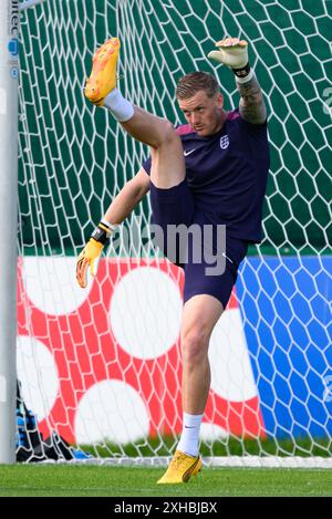 Blankenhain, Deutschland. Juli 2024. Fußball: Europameisterschaft, vor dem Finale zwischen Spanien und England, Endrunde England, im Spa & Golf Resort Weimarer Land wärmt sich Englands Torhüter Jordan Pickford auf. Robert Michael/dpa/Alamy Live News Stockfoto