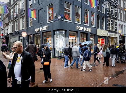 AMSTERDAM - Außenansicht des POP MART Spielwarengeschäfts. In diesem Sommer werden mehrere Zweige des chinesischen Spielzeugkonzepts in Europa eröffnet. ANP SEM VAN DER WAL niederlande Out - belgien Out Credit: ANP/Alamy Live News Stockfoto