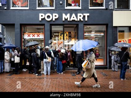 AMSTERDAM - Außenansicht des POP MART Spielwarengeschäfts. In diesem Sommer werden mehrere Zweige des chinesischen Spielzeugkonzepts in Europa eröffnet. ANP SEM VAN DER WAL niederlande Out - belgien Out Credit: ANP/Alamy Live News Stockfoto