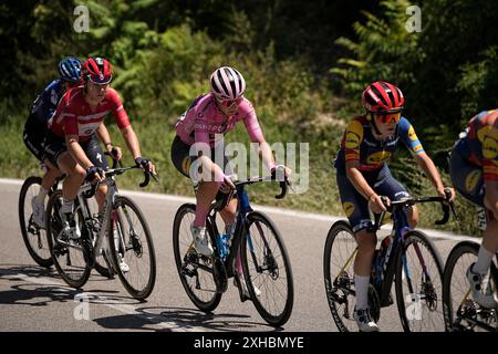 Italia. Juli 2024. Realini Gaia (Lidl - Trek Team), Elisa Longo Borghini (Lidl - Trek) Pink Jersey und Lotte Kopecky (Team SD Worx - ProTime) während der 7. Etappe der Giro d'Italia Women, von Lanciano bis Blockhaus Italien Samstag, 13. Juli 2024. Sport - Radsport . (Foto: Marco Alpozzi/Lapresse) Credit: LaPresse/Alamy Live News Stockfoto