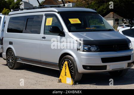 Van auf einem Parkplatz wegen Nichtzahlung der Verbrauchsteuer - John Gollop Stockfoto