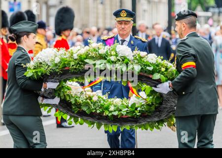 London, Großbritannien. 13. Juli 2024. Ihre Majesties der König (im Bild) und die Königin von Belgien und HRH der Herzog von Gloucester nehmen an einem Gedenkgottesdienst im Cenotaph und einem Kranz am Guards' Memorial Teil. Jedes Jahr im Juli (seit 1934), dem belgischen Nationalfeiertag, findet eine Parade statt, um denjenigen zu gedenken, die von beiden Seiten des Ärmelkanals das ultimative Opfer für unsere Freiheiten gebracht haben. Dieses Jahr werden belgische Veteranen und Soldaten von der Königlichen Dragonergarde und der Grenadiergarde unterstützt. Belgien ist das einzige nicht-commonwealth-Land, dem diese Ehre zuteil wird. Guy Bell/Ala Stockfoto