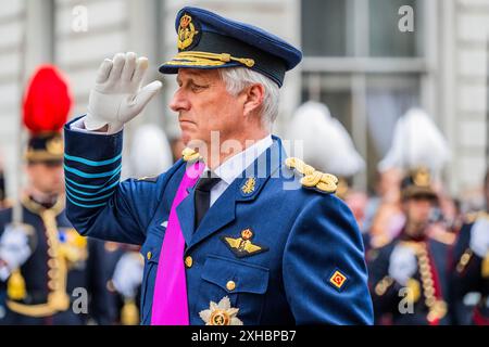 London, Großbritannien. 13. Juli 2024. Ihre Majesties der König (im Bild) und die Königin von Belgien und HRH der Herzog von Gloucester nehmen an einem Gedenkgottesdienst im Cenotaph und einem Kranz am Guards' Memorial Teil. Jedes Jahr im Juli (seit 1934), dem belgischen Nationalfeiertag, findet eine Parade statt, um denjenigen zu gedenken, die von beiden Seiten des Ärmelkanals das ultimative Opfer für unsere Freiheiten gebracht haben. Dieses Jahr werden belgische Veteranen und Soldaten von der Königlichen Dragonergarde und der Grenadiergarde unterstützt. Belgien ist das einzige nicht-commonwealth-Land, dem diese Ehre zuteil wird. Guy Bell/Ala Stockfoto