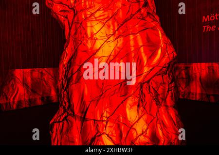 Hvolsvollur, Island, 16.05.22. Das Lava Center (Island Volcano and Earthquake Center), Innenansicht mit interaktiver Anzeige mit Magma-Aufwärtssäule Stockfoto