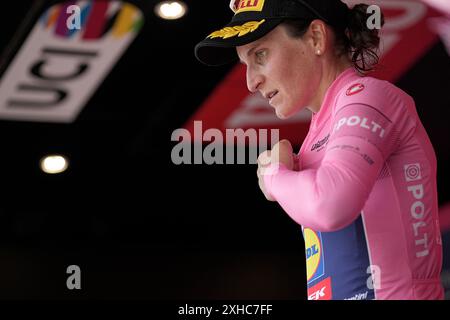 Blockhaus, Italien. Juli 2024. ELISA Longo Borghini (Lidl - Trek) Pink Jersey während der 7. Etappe der Giro d'Italia Women, von Lanciano bis Blockhaus Italien Samstag, 13. Juli 2024. Sport - Radsport . (Foto: Marco Alpozzi/Lapresse) Credit: LaPresse/Alamy Live News Stockfoto