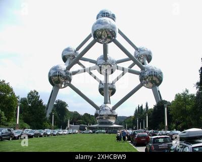 Das Atomium, kurz nach der Restaurierung von 2006. Ein modernistisches Gebäude in Brüssel, Belgien, gebaut für die Weltmesse 1958. Stockfoto