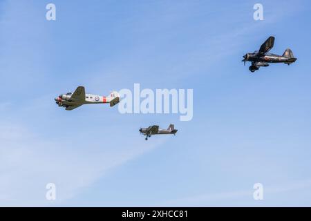 1938 Westland Lysander, 1946 Avro C19 Anson & 1950 Percival P56 Provost T.1, auf der Shuttleworth Military Air Show 2024. Stockfoto