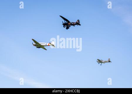 1938 Westland Lysander, 1946 Avro C19 Anson & 1950 Percival P56 Provost T.1, auf der Shuttleworth Military Air Show 2024. Stockfoto