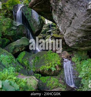 Lichtenhainer Wasserfall im Kirnitzschtal bei Bad Schandau am Nationalpark Sächsische Schweiz in Deutschland Stockfoto