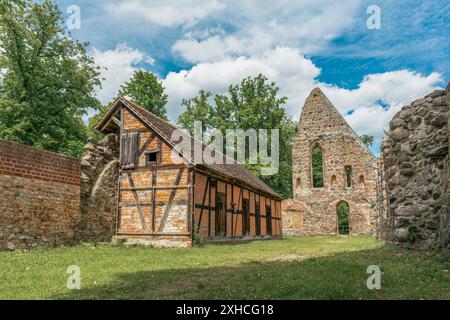 Ruinen der historischen Abtei Lindow in Brandenburg Stockfoto