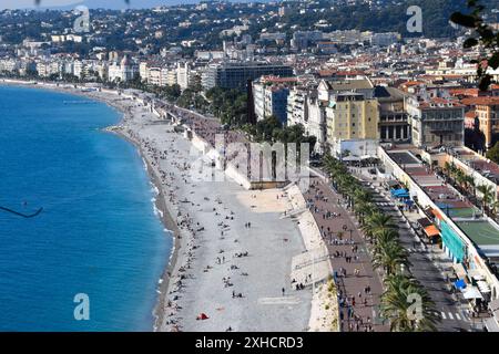 Nizza, Frankreich, 2019. Panoramablick auf das Meer, den Strand und die Promenade aus der Vogelperspektive. Quelle: Vuk Valcic / Alamy Stockfoto