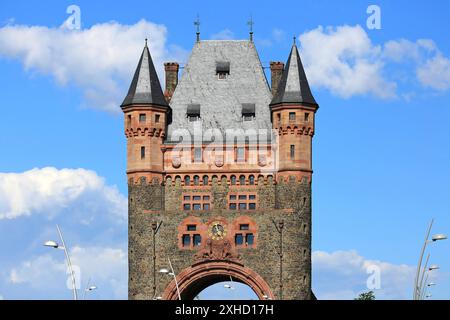 Die Nibelungenbrücke ist ein sehenswertes Erlebnis in Worms Stockfoto