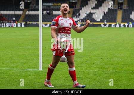 Rumpf, Großbritannien. Juli 2024. Mikey Lewis von Hull KR feiert seinen Sieg nach dem Spiel Hull FC gegen Hull KR in der Betfred Super League am 13. Juli 2024 in Hull, Großbritannien (Foto: Gareth Evans/News Images) in Hull, Großbritannien am 13. Juli 2024. (Foto: Gareth Evans/News Images/SIPA USA) Credit: SIPA USA/Alamy Live News Stockfoto